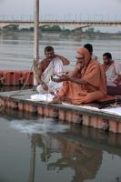 Sharayu Arati by HH Swamiji at Naya Ghat, Ayodhya (23 March 2025)